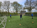 Training S.K.N.W.K. JO19-1 van donderdag 25 april 2024 (32/120)